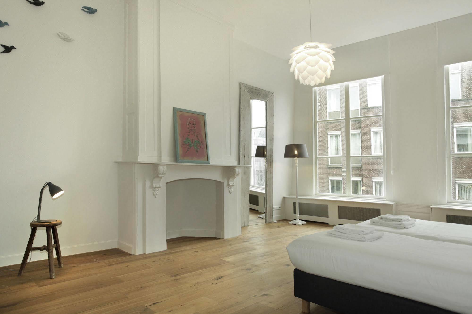 Stayci Serviced Apartments Luther Deluxe Den Haag Bagian luar foto